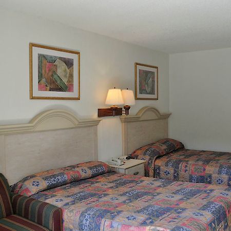 Oyo Hotel Myrtle Beach Kings Hwy Exterior photo